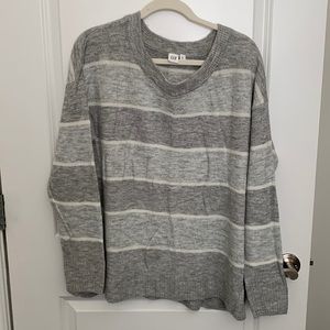 Gap sweater